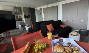 Dining - Apartment in Grau-du-roi With Beach Access (Le Grau-Du-Roi)