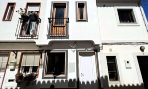 Exterior - Houses & Villas for 4 People (Lagos)