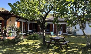 Outdoor dining - House Near Beach With Garden & Terrace (Biscarrosse)