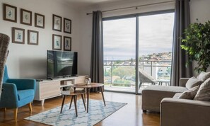 Living area - Apartment in Funchal With Bay Views (Funchal)