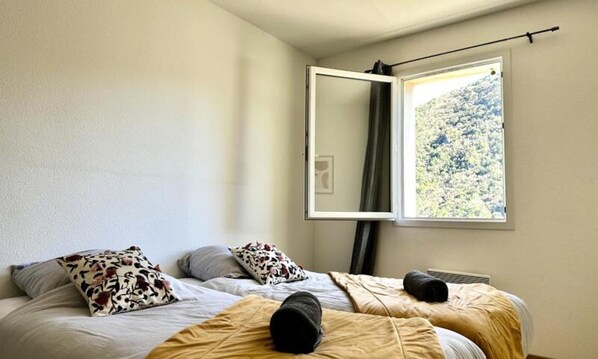 Iron/ironing board - Apartment in Avene Near Thermal Spa (Avene)