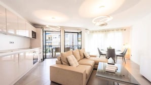 Living area - Apartment in Palm Beach With Pool Access (Cannes)