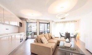 Living area - Apartment in Palm Beach With Pool Access (Cannes)
