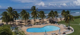 Oceanfront, 5 Stars GentleWinds.Com 2 Bed,2 Bath. Unit C-3. Premier Host.