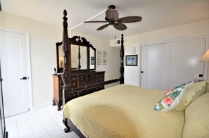 2 dormitoris, escriptori i planxa i posts de planxar 