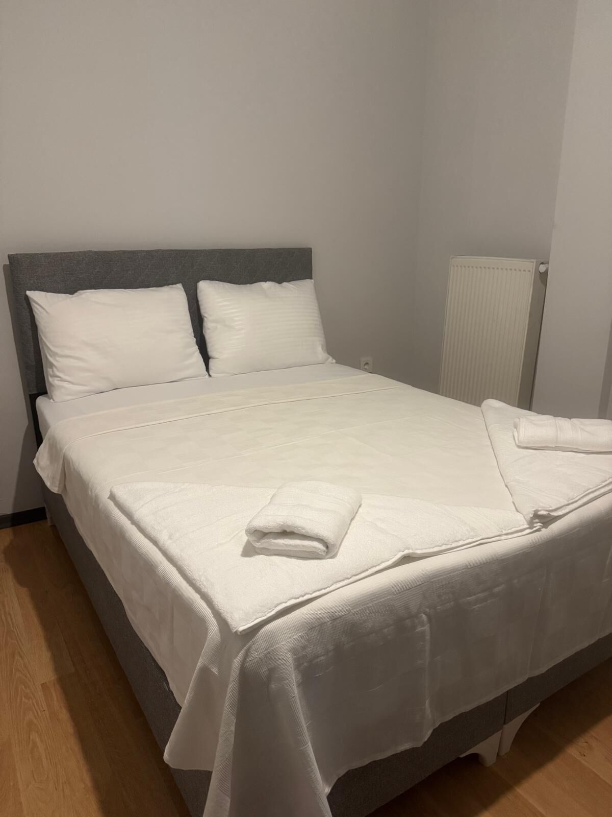 Desk, laptop workspace, free WiFi