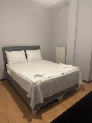 Desk, laptop workspace, free WiFi