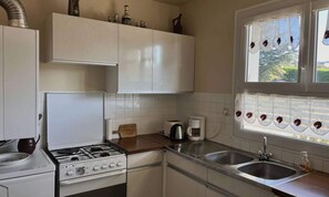 Fridge, microwave, oven, coffee/tea maker - 804 - An Apartment With Authentic Charm - Located in the Heart of Erquy (Erquy)