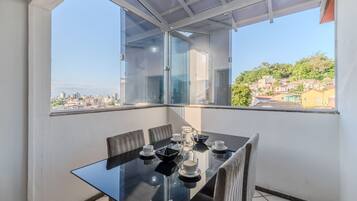 Eenvoudig appartement | Dineren