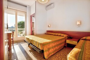 Chambre Triple | Coffres-forts dans les chambres, Wi-Fi gratuit