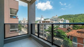 Lägenhet Deluxe - utsikt mot staden | Balkong
