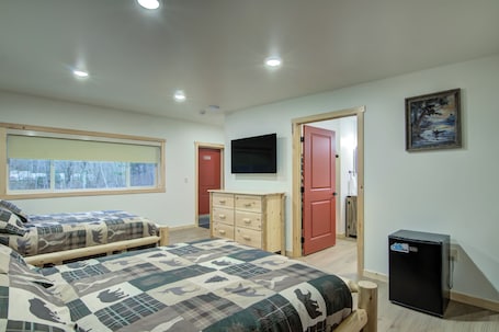 Iron/ironing board, free WiFi, wheelchair access. Lundy's Black Bear - Rosewood