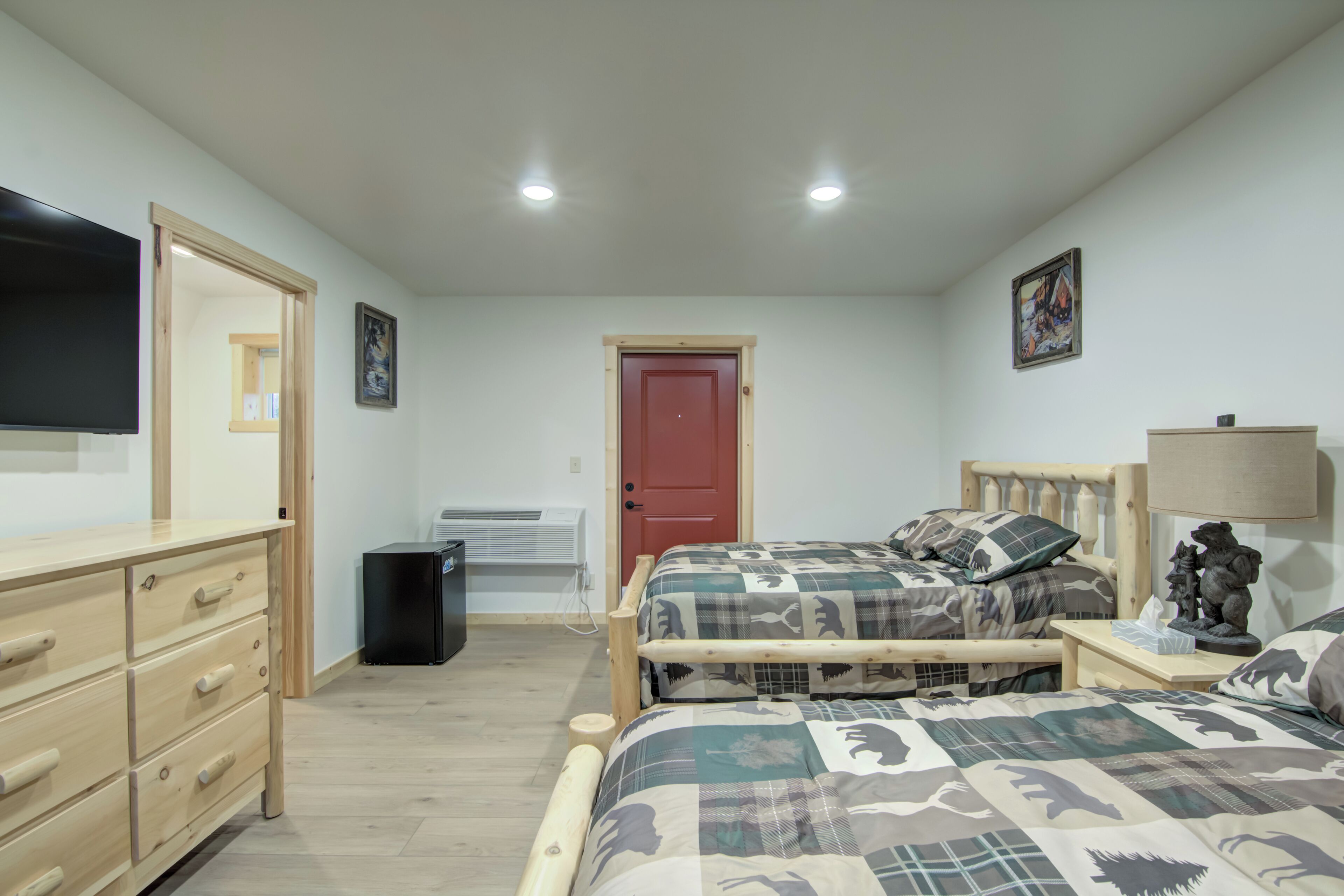 Iron/ironing board, free WiFi, wheelchair access