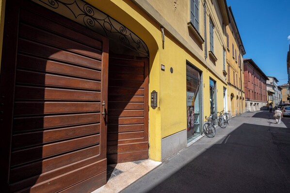 Front of property - Defstero Asteri (Reggio nell'Emilia)