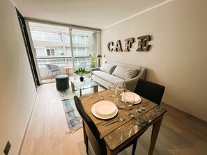 TV, offices - HOM I Wifi Parking SmarTv CentroVida Metro Almagro (Santiago)