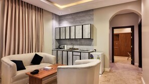 Deluxe Suite | Living area