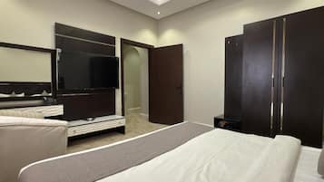 Blackout drapes, free WiFi