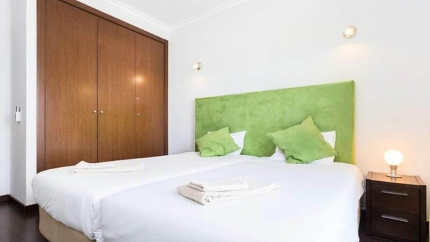Iron/ironing board - Apartment in Lagos Near Marina & Pool (Lagos)