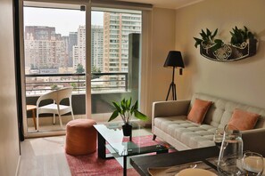 TV, offices - HOM I Wifi Cowork Piscina Ciudad Metro Almagro (Santiago)
