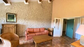 Living area - Apartments for 4 People (Brunet)
