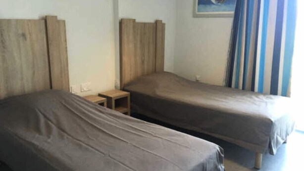 Unclassified image, 1 of 3, button - 3 Rooms for 6 People (Agde)