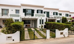 Exterior - House in Albufeira With Pool and Garden (Albufeira)