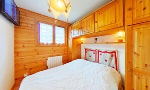 Iron/ironing board - Apartment in Foret des Rennes Near ESF (Villard-sur-Doron)