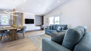 Living area - Apartment in Luz With Terrace & Pool Access (Lagos)