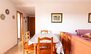 Dining - Apt. Brezo G9 (Canet de Berenguer)
