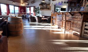 Bar (in der Unterkunft)