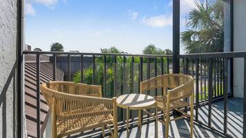 Studio (1 Bedroom) | Terrace/patio