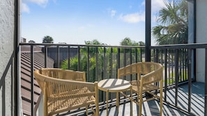 Studio (1 Bedroom) | Hiên