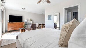 1 habitación, decoración personalizada y muebles diferentes 