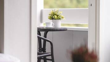 Standaard appartement, balkon, uitzicht op bergen | Terras