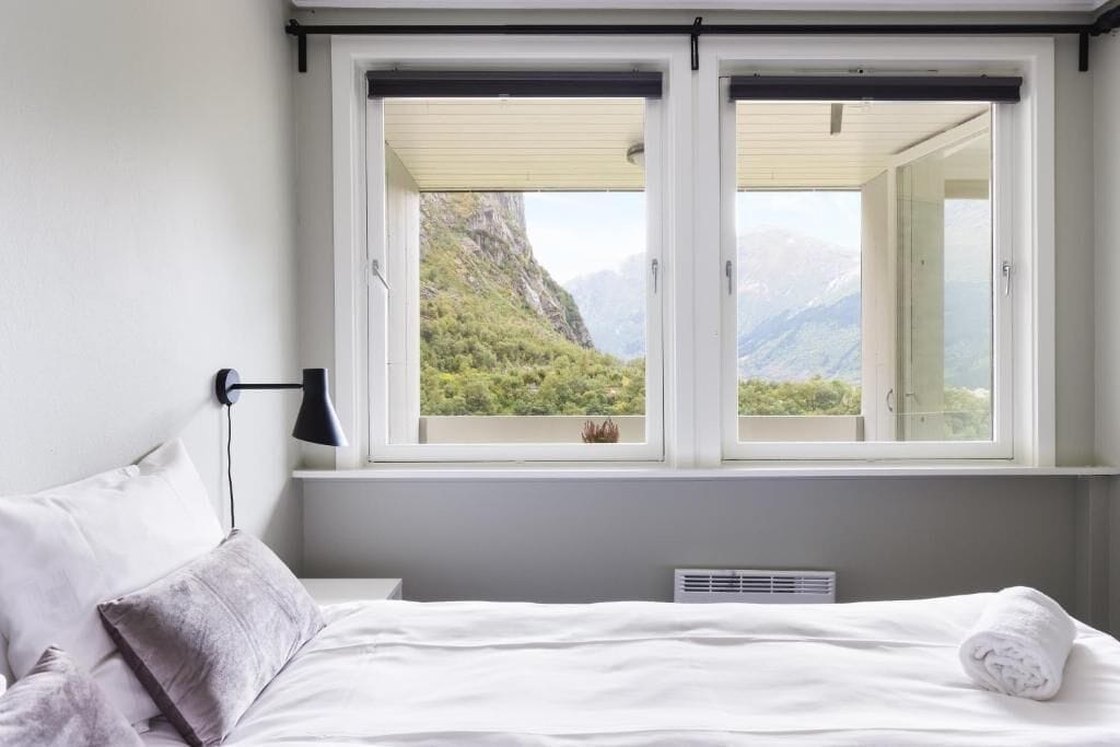 Departamento familiar, balcón, vista a la montaña | Insonorización y wifi gratis 