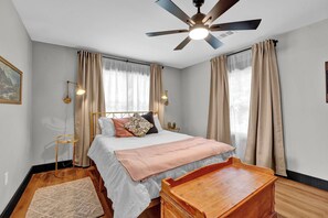 2 bedrooms, iron/ironing board, WiFi, bed sheets