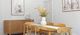 Seavista on the Esplanade Sunlit Beachfront Escape