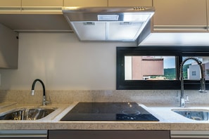 Căn hộ Deluxe, lanai, quang cảnh thành phố | Bếp riêng