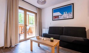 Apartment | Living area - Apartment in Vars Near Foret Blanche Slopes (Vars)