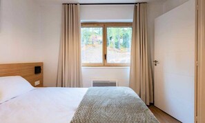 Apartment - Apartment in Vars Near Foret Blanche Slopes (Vars)