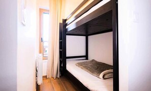 1 habitación y ropa de cama 