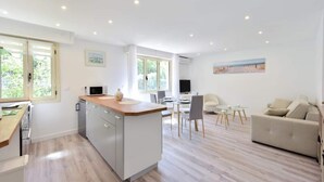 Interior - Apartment in Cannes Near the Croisette (Cannes)