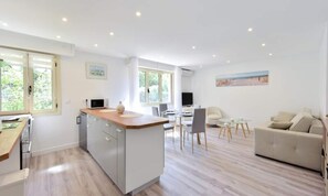 Interior - Apartment in Cannes Near the Croisette (Cannes)