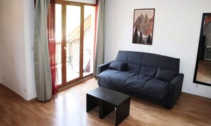 Living area - Apartment in Les Orres With Pool Access (Les Orres)