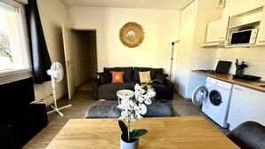 Living area - Apartments for 5 People (Avene)