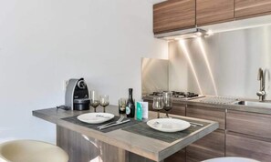Fridge, microwave, coffee/tea maker, electric kettle - Apartments for 2 People (Zandvoort)