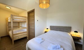 Room - Prestige Chalet 8 P. Near THE Slopes - All Inclusive (Vars)