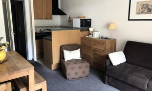 Living area - Studio for 4 People (Eaux-Bonnes)