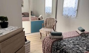 Iron/ironing board - Apartment in Aix-les-bains Near Thermal Spa (Aix-les-Bains)