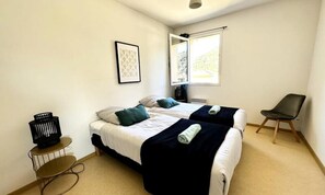 Tabla de planchar con plancha 